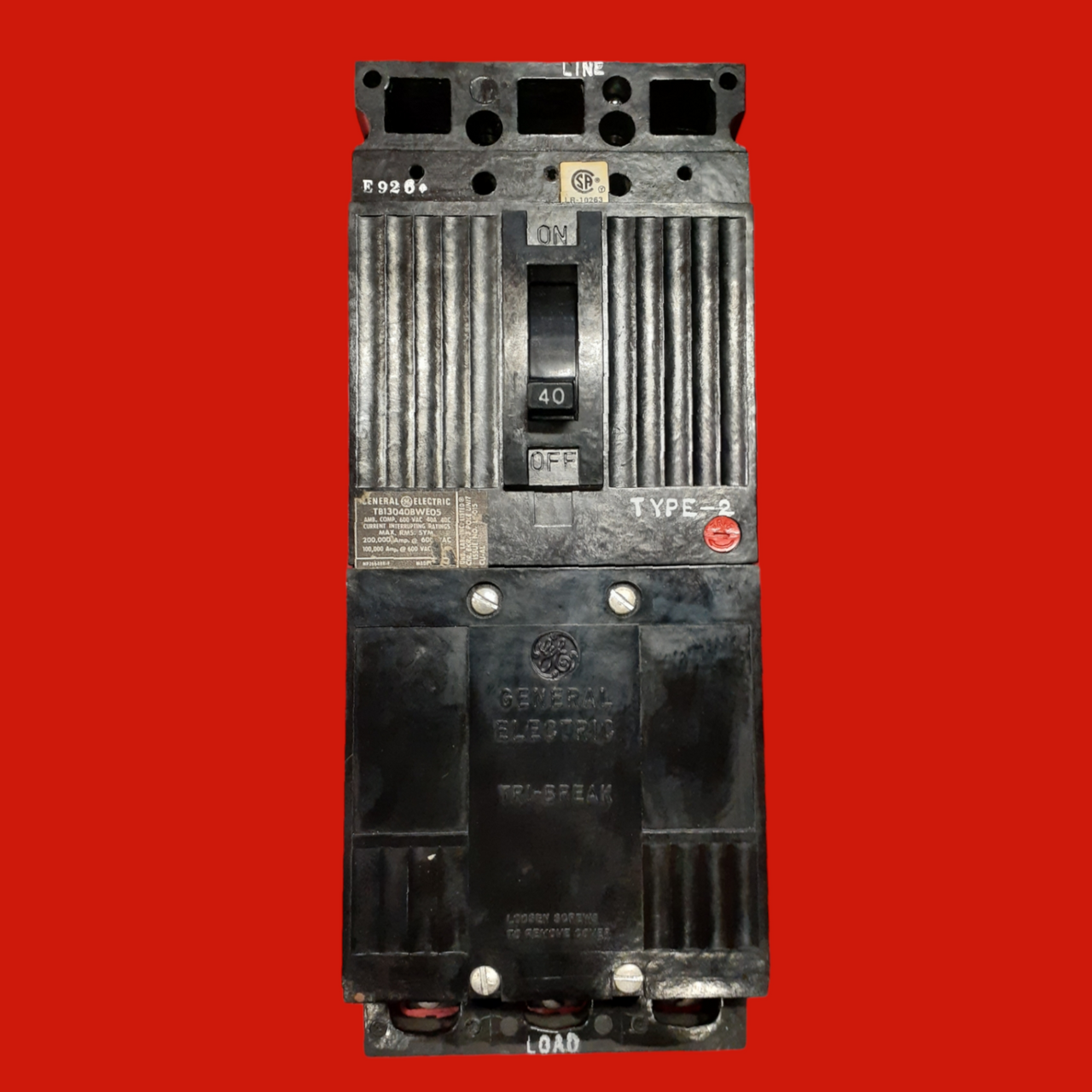 GE Molded Case Tri-Break Circuit Breaker, TB13040BWE05