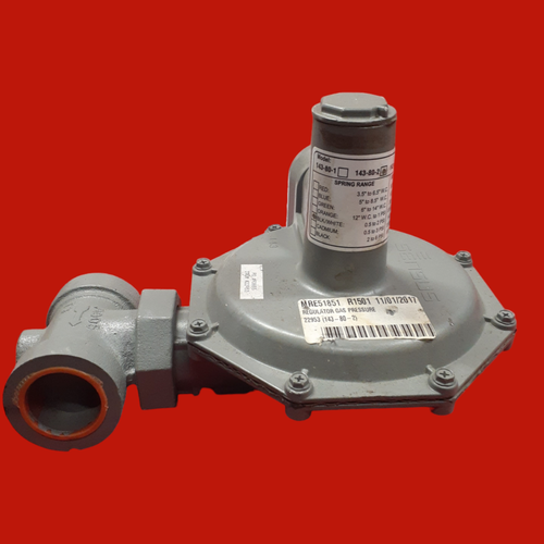 Sensus 143-80-2, 1 1/4" NPT  Black/White Spring Regulator