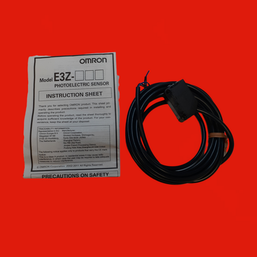 Omron E3Z-D82 Photoelectric Sensor