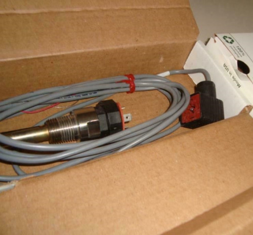 Cole-Parmer C621-2-1-1 Conductivity Cell; K=1.0, SS, In-Line; 100 Ohm Pt RTD ATC