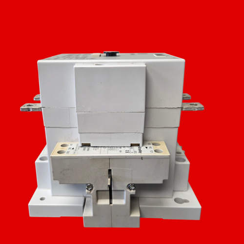 Allen Bradley 600V, 160A, 3-Pole Contactor, 100-D110