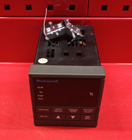 Honeywell UDC3000 (DC300E-E-0A0-10-0000-0) Versa Pro Controller