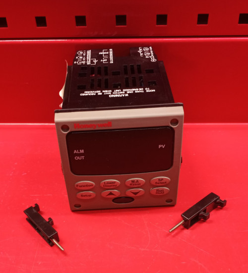 Honeywell UDC2500 (DC2500-CE-0A00-100-00000-00-0) Temperature Controller (DC2500