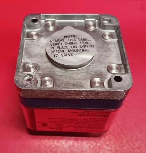 Honeywell C6097A1046 Gas Pressure Switch