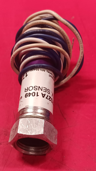 Honeywell Minipeeper Ultraviolet Flame Detector C7027A 1049