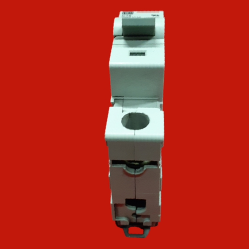 Cutler-Hammer 16A Circuit Breaker, SPCL1C16
