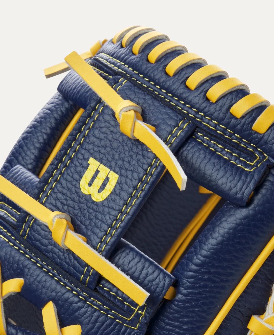 Wilson A200 EZ Catch 10″ Youth Baseball Glove – Savannah Bananas