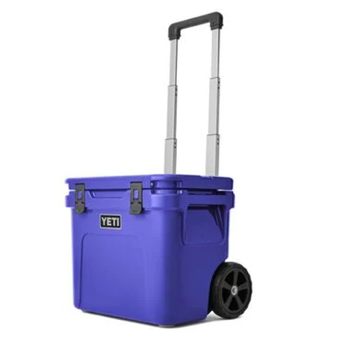Yeti Roadie 32 Wheeled Cooler - Ultramarine Violet