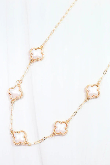 Caroline Hill Burgess Pearl Clover Necklace Gold Caroline Hill Burgess Pearl Clover Necklace Gold