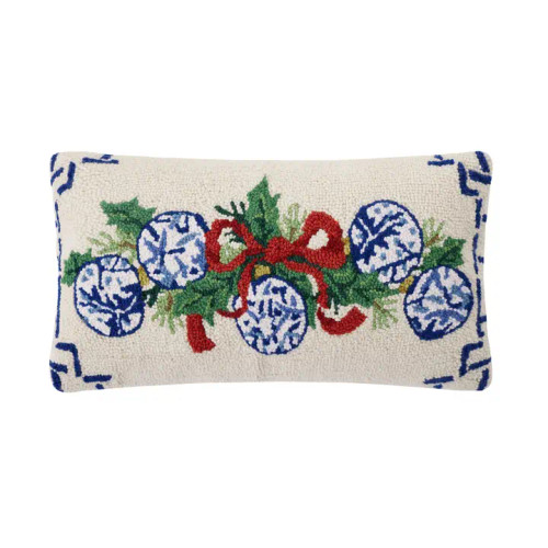 Peking Handicraft Chinoiserie Ornaments Hook Pillow Peking Handicraft Chinoiserie Ornaments Hook Pillow
