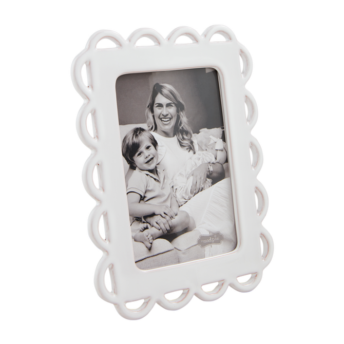 Mudpie Small Ceramic Scallop Frame