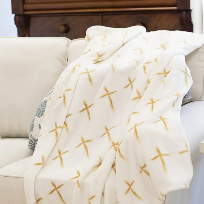 The Royal Standard La Croix Throw Soft White/Gold 50x60