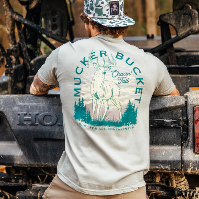 Mucker Bucket Chasin' Tail Premium Tee - Sand