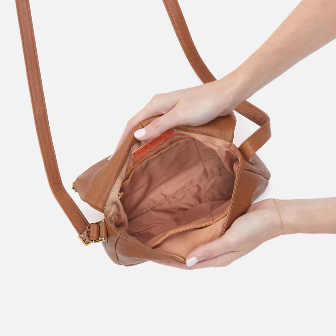 Hobo Fern Messenger Crossbody - Warm Honey