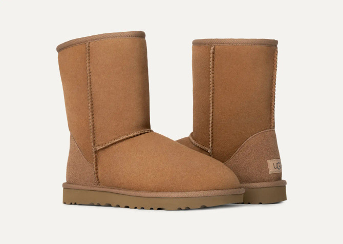 UGG Classic Short II Women’s Sheepskin Boot – Chestnut