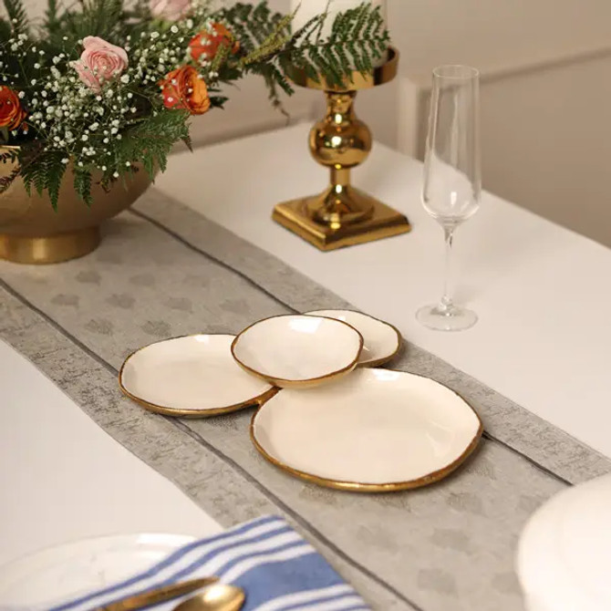 India Handicrafts Gold Aluminum 4-Bowl Cluster