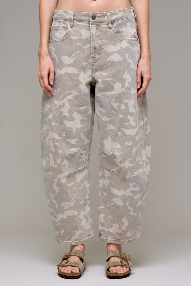 Hidden Jeans Women's Tan Camo Cropped Barrel Jean