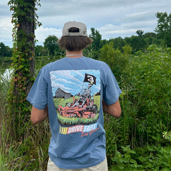 Dirty Marsh Outfitters Men's Drive Fast Eat Grass Tee - Washed Denim