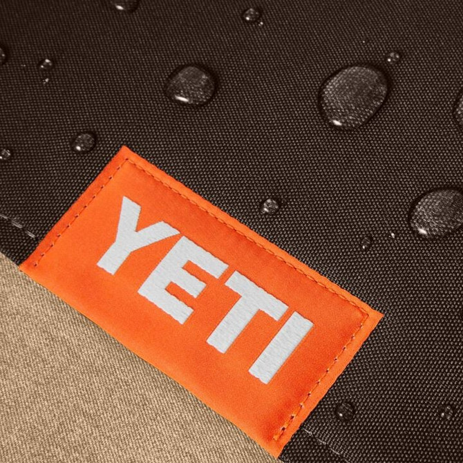 Yeti Lowlands Waterproof Hydrobarrier Layer Blanket - Wetlands Camo