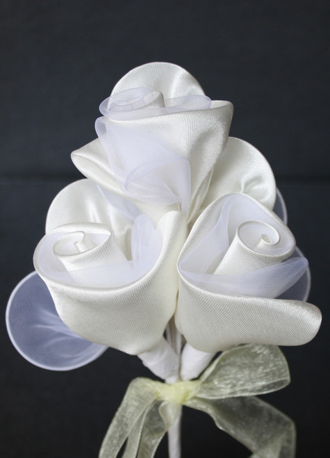 Three Rose Racquet In Cream - Set of 12