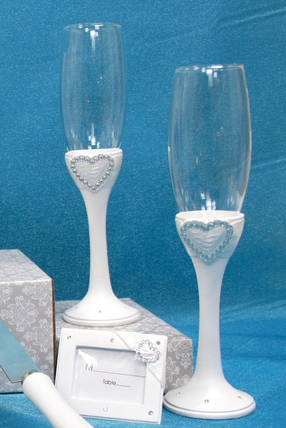 Diamante Heart Toasting Flutes