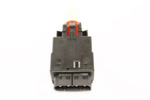 LR005794A-SWITCH - BRAKE LIGHT - SWITCHES LR005794A-SWITCH - BRAKE LIGHT - SWITCHES