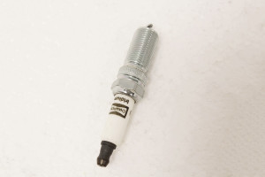 LR123892-SPARK PLUG