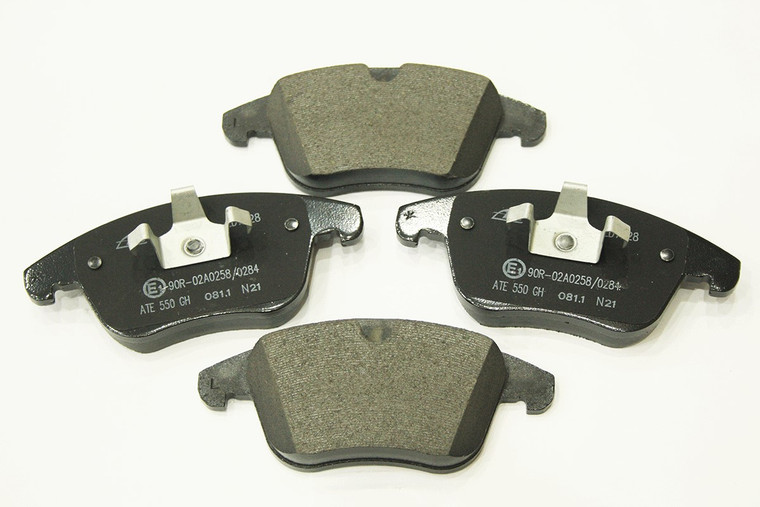 LR134692C-BRAKE PAD SET (CERAMIC)