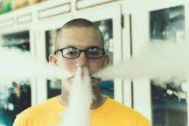 10 Most Popular Vape Tricks to Blow Your Friends Away - VapeHut Blog