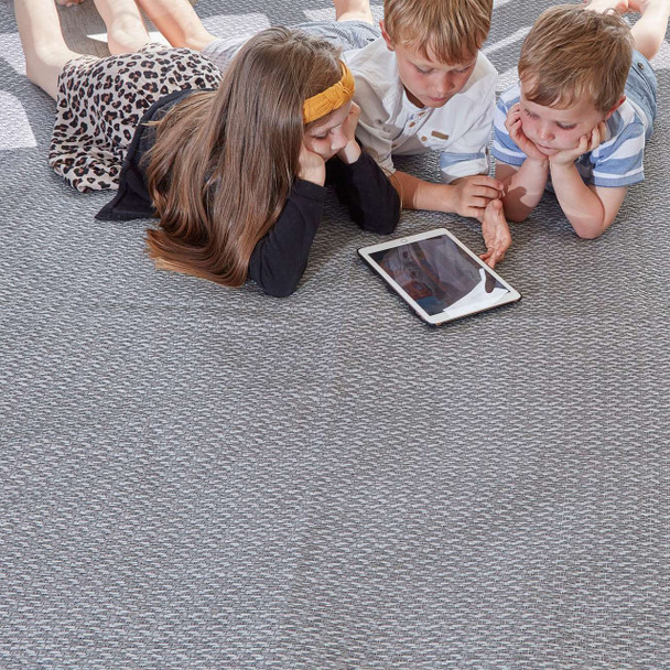 Isabella Edge Carpet - 2.5 m x 3.7 m