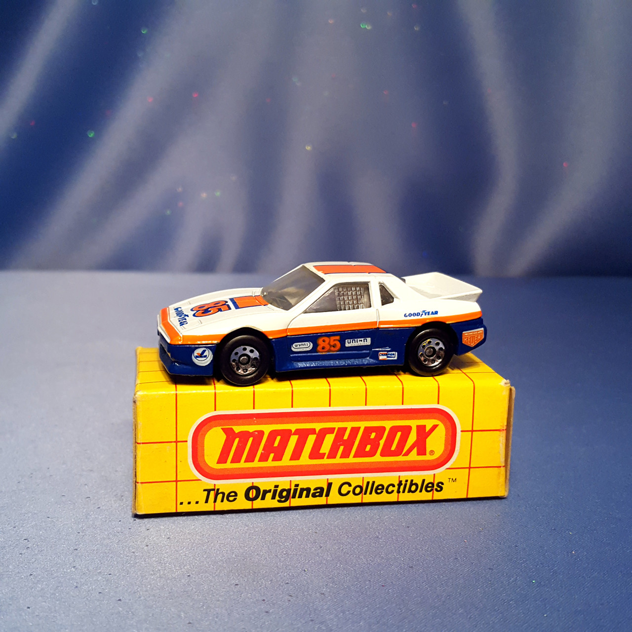 matchbox pontiac fiero 1985