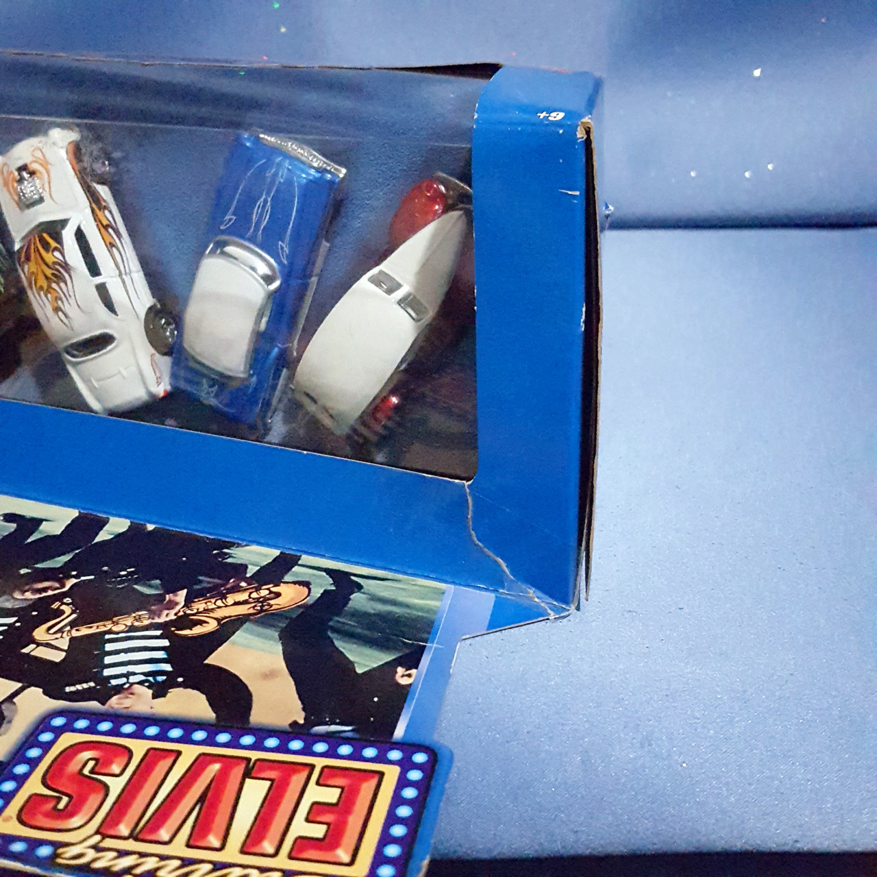 ホットウィール　ELVIS JAILHOUSE ROCK Amazon.com: Hot Wheels Drive-in 