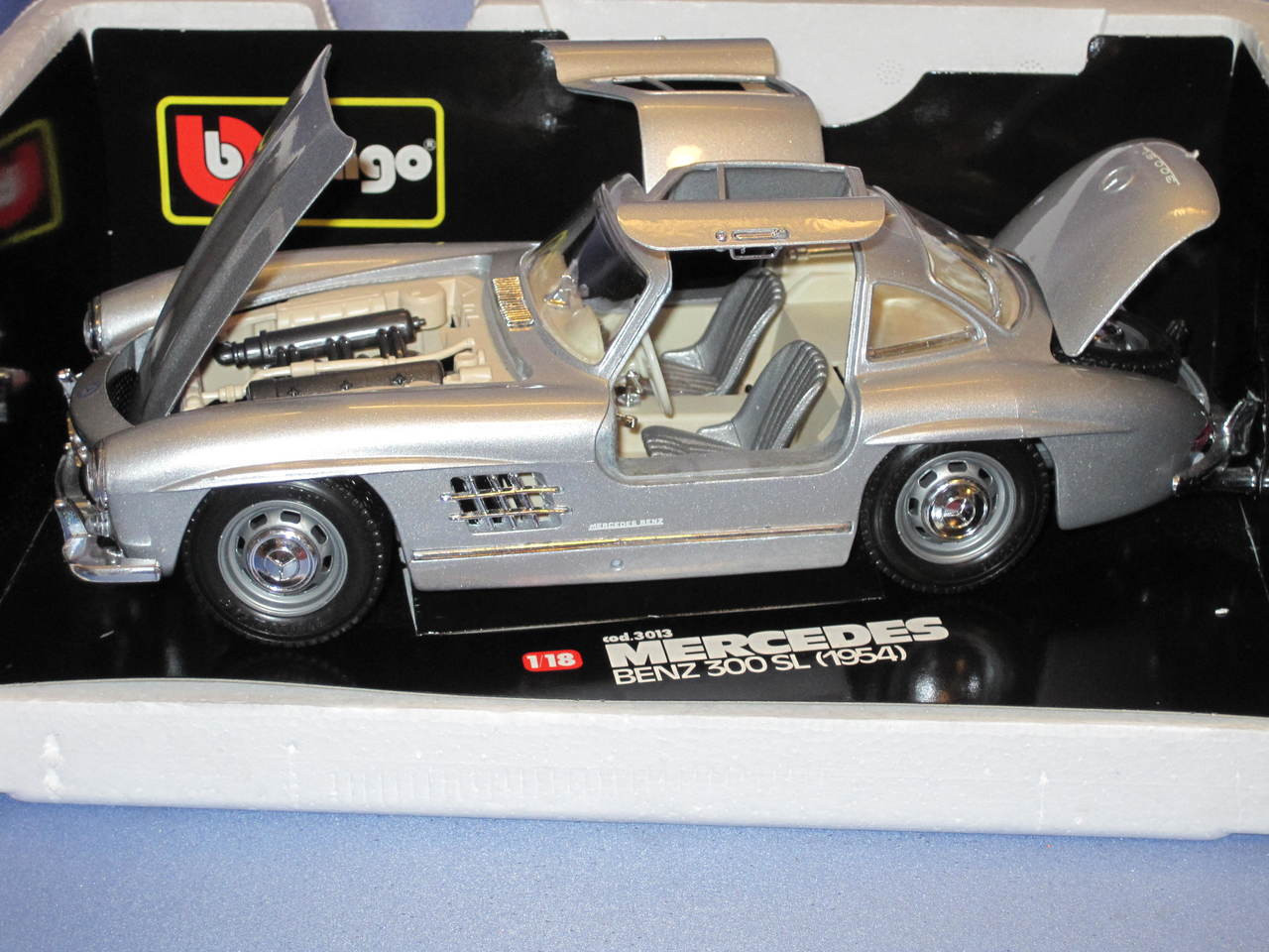 burago ブラーゴ ミニカー 1/18 ベンツ 300SL-