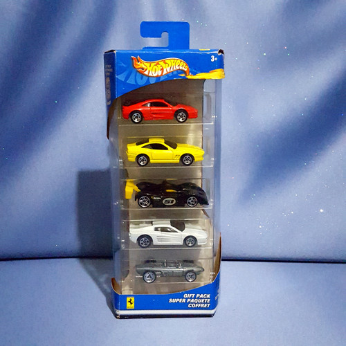 Hot Wheels Ferrari 5-Car Gift Pack 35th Anniversary by Mattel.