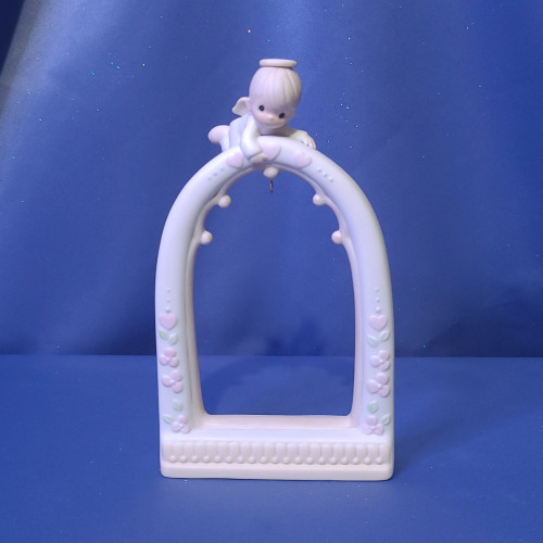 Precious Moments Ornament Holder with Angel Figurine by Enesco.
