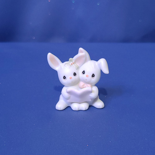 Precious Moments Sugar Town "Bunnies Carolling" Figurine by Enesco.
