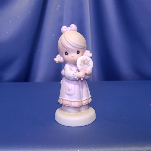 Precious Moments "I'm A Precious Moments Fan" Figurine by Enesco. (1989) Precious Moments "I'm A Precious Moments Fan" Figurine by Enesco. (1989)