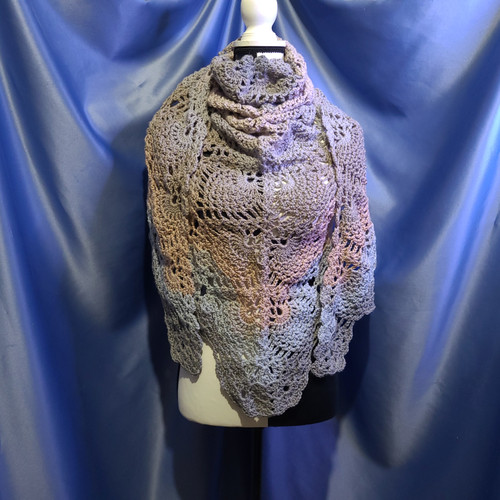 Pineapple Style Shawl by Mumsie of Stratford.