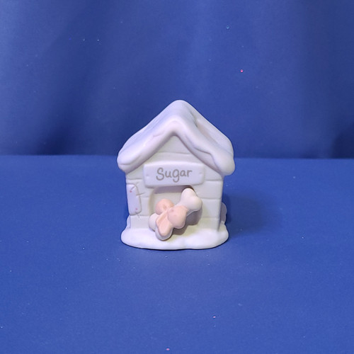 Precious Moments Sugar Town Sugar's Doghouse Figurine (No Dog) by Enesco. 