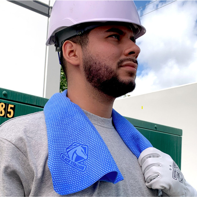 ​Stay Cool and Productive with the AH7055-BL PVA Cooling Towel