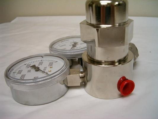 Miller Smith 827-00-27 Silverline High Pressure Analytical Brass Single Stage Regulators, 6000 PSI