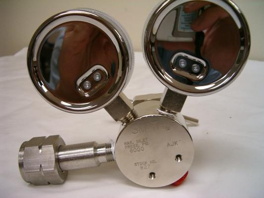 Miller Smith 827-00-27 Silverline High Pressure Analytical Brass Single Stage Regulators, 6000 PSI