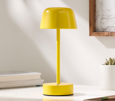 Jujube Table Lamp
