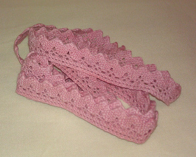 Cluny Alma Lace-Faded Noel (1yd) / D-080.
