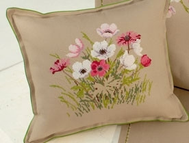 Cushion with flowers / 77014401 WI