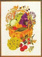 Vegetables & Herbs in a Basket / 77084176 WI