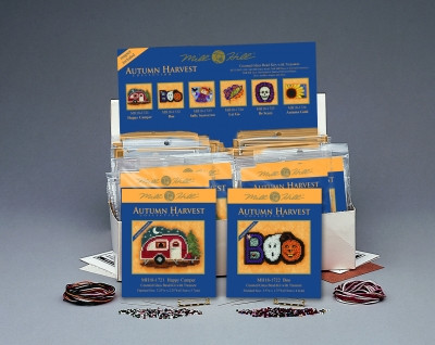 Kit Display -Autumn Harvest Ornament Kits 2017 / MH181720