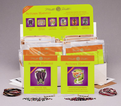 Kit Display -Autumn Harvest Ornament Kits 2022 / MH182220