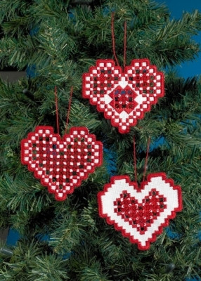Heart Hardanger Ornaments Red (3 designs) / 014617 WI