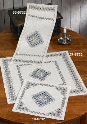 Blackwork Inspiration - Table Cloth / 276732 WI